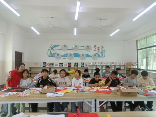 " 衡阳幼儿师专到衡南县茶市联合学校精准送教"